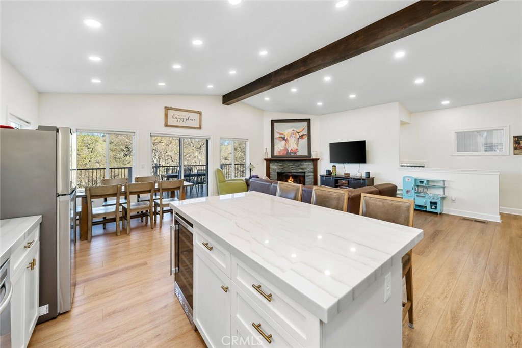 2493 Captains Walk