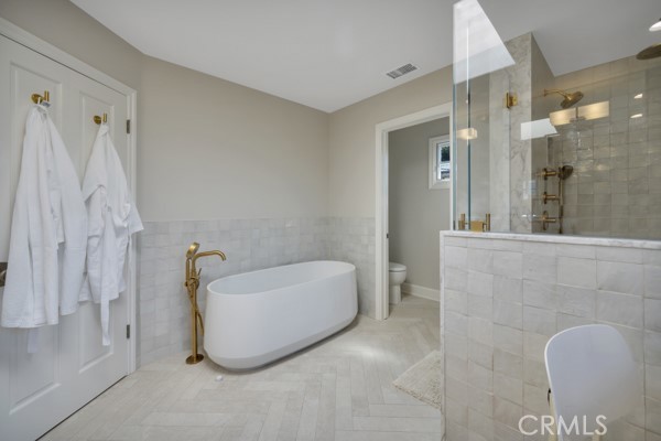2001 Agnes Rd, Manhattan Beach, California 90266, 5 Bedrooms Bedrooms, ,4 BathroomsBathrooms,Residential,For Sale,Agnes Rd,SB25239453