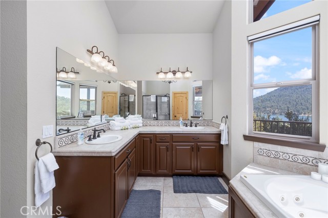 39828 Granite Ridge Lane, Bass Lake CA: https://media.crmls.org/medias/fb862bf5-fcdc-41ad-8fa2-b3005a5f56e9.jpg