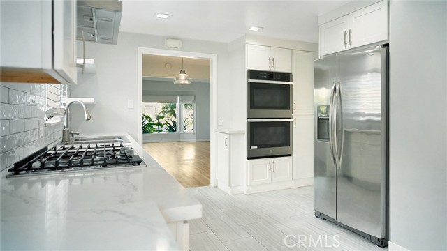 Detail Gallery Image 16 of 25 For 204 Avenue E, Redondo Beach,  CA 90277 - 3 Beds | 2 Baths