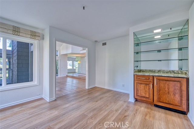 Detail Gallery Image 11 of 38 For 17 Sea Island Dr, Newport Beach,  CA 92660 - 2 Beds | 2/1 Baths