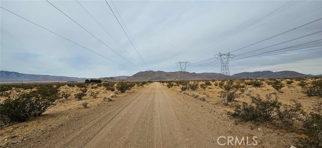 Detail Gallery Image 4 of 8 For 800 Powerline Rd, Lucerne Valley,  CA 92356 - – Beds | – Baths