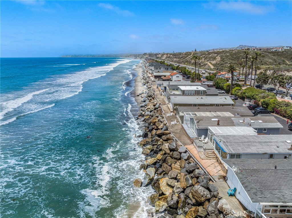 https://media.crmls.org/medias/fb885a1e-16e6-4fc8-9596-582862ee2445.jpg?preset=X-Large