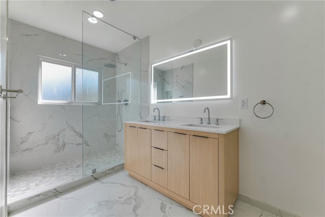 17706 Collins Street photo 19
