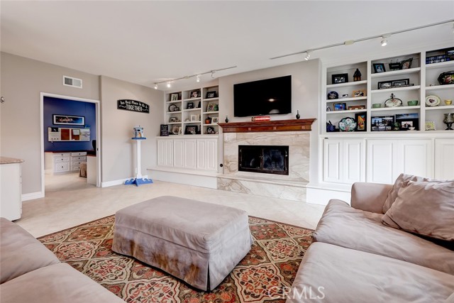 Detail Gallery Image 11 of 36 For 864 Avenue a, Redondo Beach,  CA 90277 - 4 Beds | 3/1 Baths