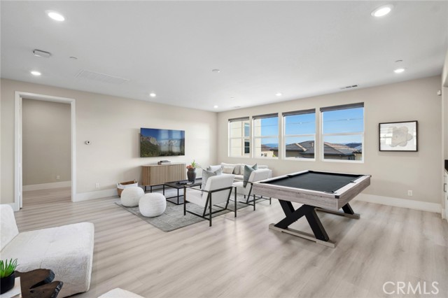 56 Claudius Court, Irvine CA: https://media.crmls.org/medias/fb89fb60-c007-45a7-a660-5e54543a4eee.jpg