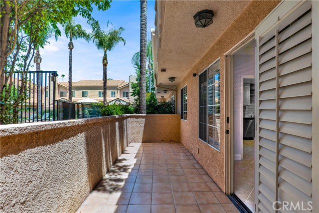 Detail Gallery Image 10 of 27 For 5200 White Oak Ave #52,  Encino,  CA 91316 - 2 Beds | 3 Baths