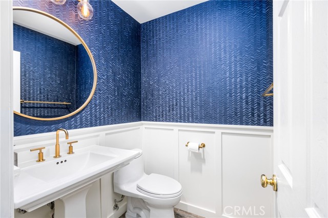 Detail Gallery Image 22 of 44 For 1030 S Summer Breeze Ln, Anaheim Hills,  CA 92808 - 5 Beds | 4/1 Baths