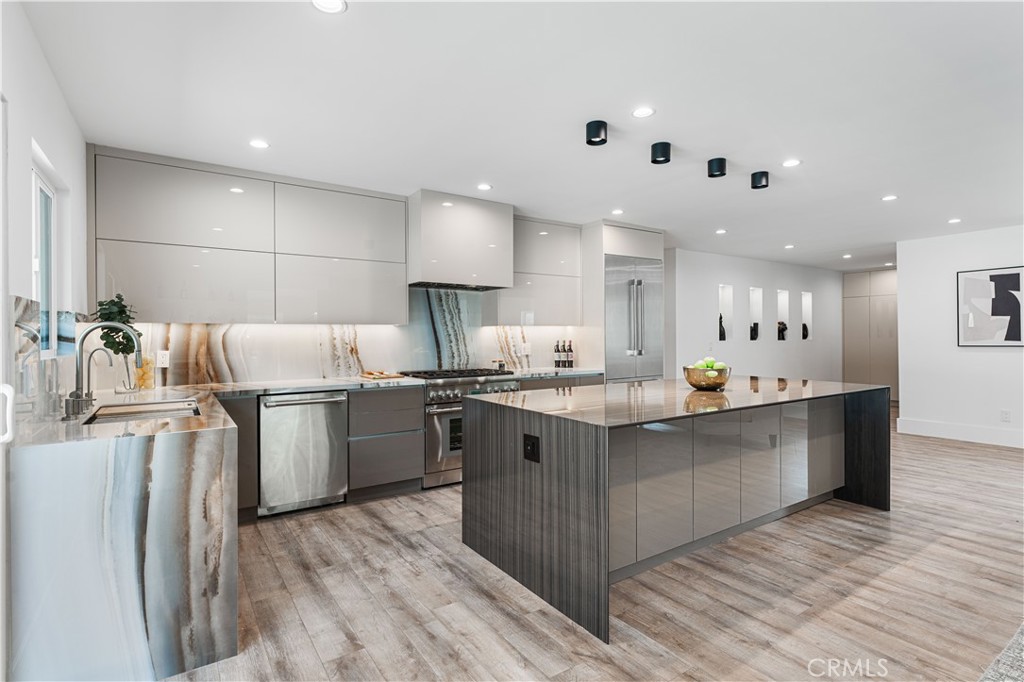 2911 E Chevy Chase DriveGlendale img 23