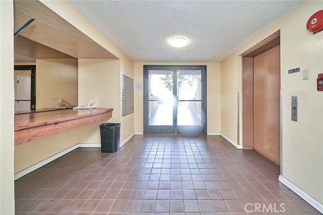 Detail Gallery Image 7 of 30 For 200 S Reno St #210,  Los Angeles,  CA 90057 - 2 Beds | 2 Baths