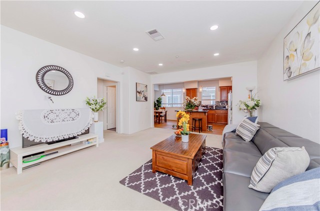 Detail Gallery Image 2 of 31 For 1963 Annandale Way, Pomona,  CA 91767 - 4 Beds | 2/1 Baths