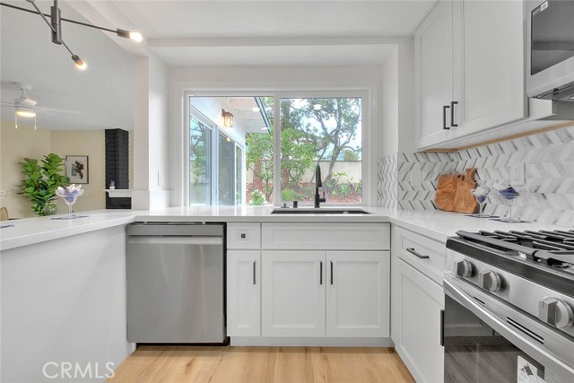 6087 Carol Avenue, Rancho Cucamonga CA: https://media.crmls.org/medias/fb8c62ca-c2f7-44ec-b36f-c6682fad57c7.jpg