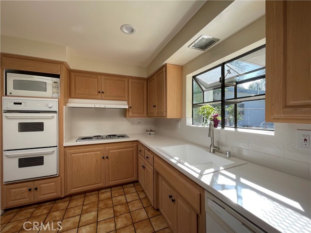 24041 Mariano Street, Woodland Hills CA: https://media.crmls.org/medias/fb8cf272-d626-4bae-a1a4-cdb0e70b544a.jpg