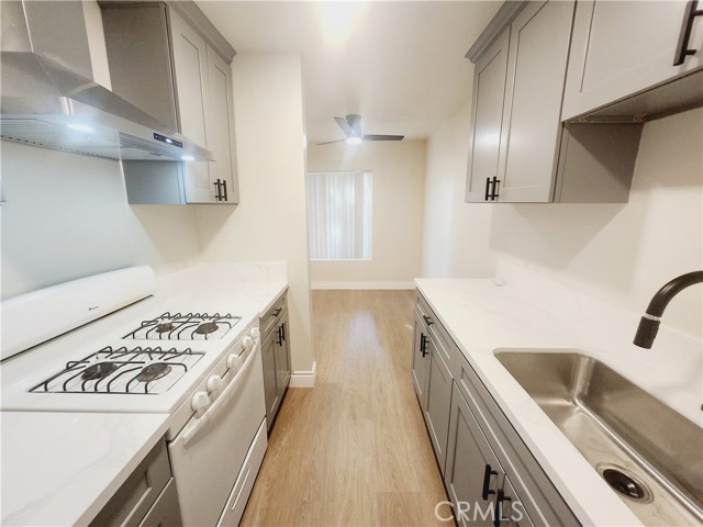 Detail Gallery Image 5 of 22 For 1100 W Porter Ave #2,  Fullerton,  CA 92833 - 1 Beds | 1 Baths