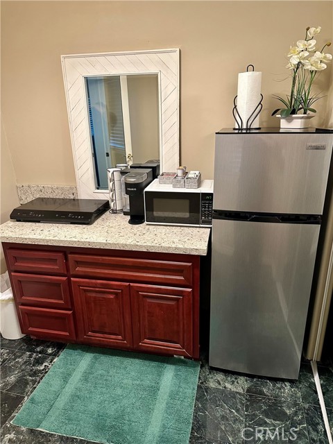 Detail Gallery Image 4 of 18 For 11832 S Circle, Whittier,  CA 90601 - 1 Beds | 1 Baths