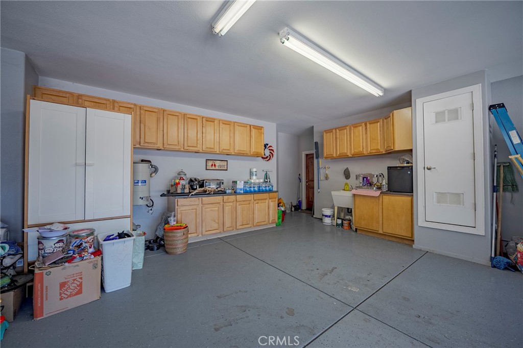 https://media.crmls.org/medias/fb8eddfa-c3cb-48cb-990d-d1c0abc52739.jpg?preset=X-Large