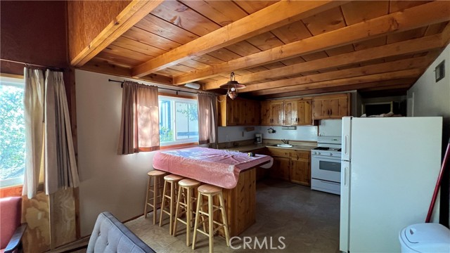 Detail Gallery Image 5 of 43 For 572 Dahlia Dr, Green Valley Lake,  CA 92341 - 3 Beds | 1/1 Baths