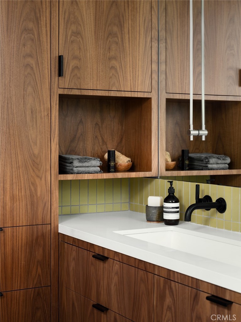 Fb8efe64 33d1 42c6 868d 7c860d540746