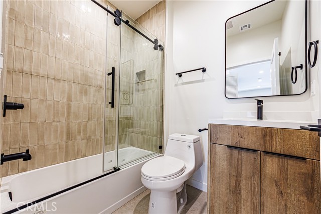 Detail Gallery Image 15 of 29 For 1859 Crenshaw Bld, Los Angeles,  CA 90019 - 4 Beds | 3 Baths