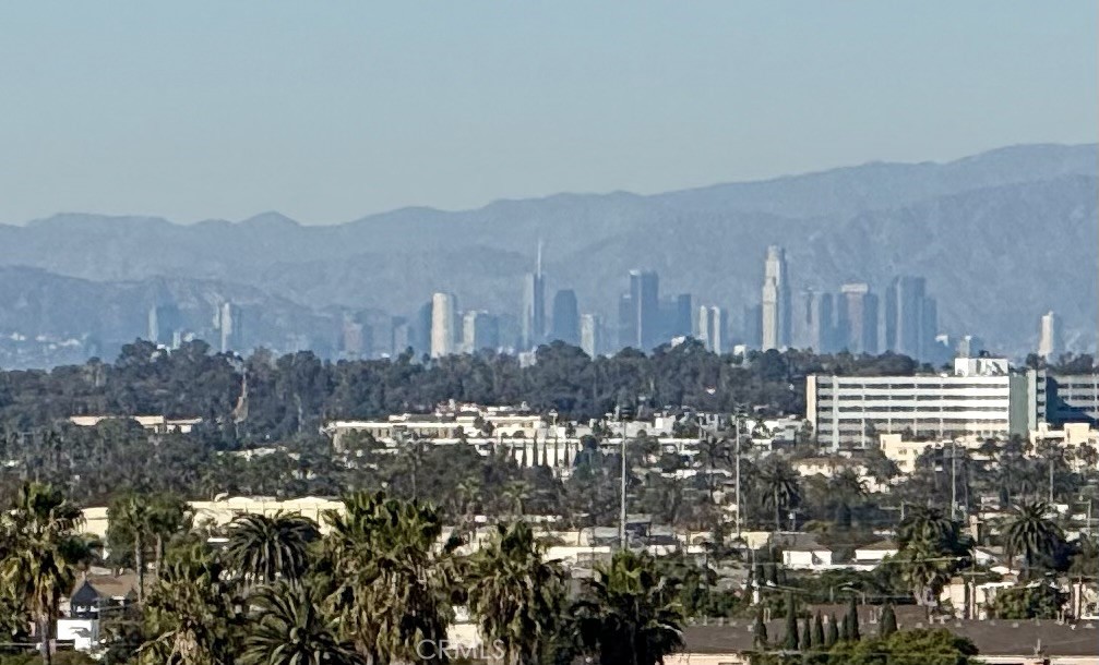 https://media.crmls.org/medias/fb901de5-2eeb-4a02-a170-de0aeb0aa4eb.jpg?preset=X-Large