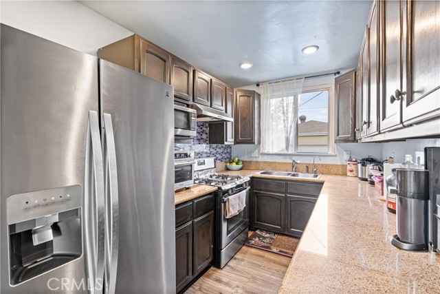 4003 Cortland Street, Lynwood CA: https://media.crmls.org/medias/fb90a0e3-e82b-4591-94ad-4ed64149a9c5.jpg