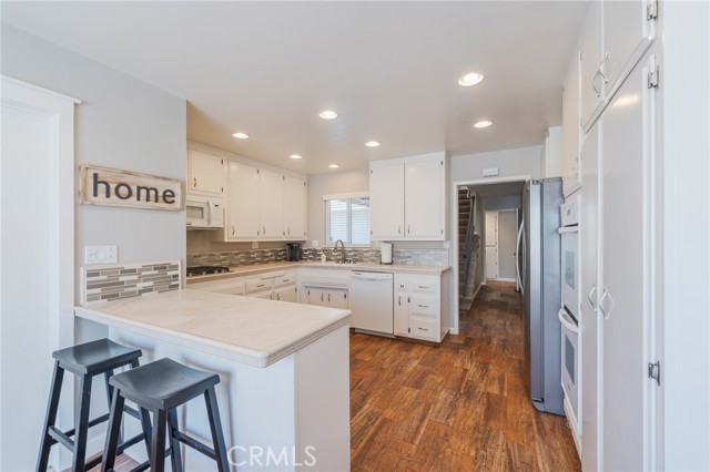 17131 Pinehurst Lane, Huntington Beach CA: https://media.crmls.org/medias/fb910f15-b8a4-4a8e-b12f-08bdc4605341.jpg