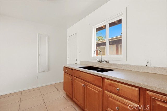 Detail Gallery Image 11 of 32 For 1405 S Broadway, Santa Ana,  CA 92707 - – Beds | – Baths