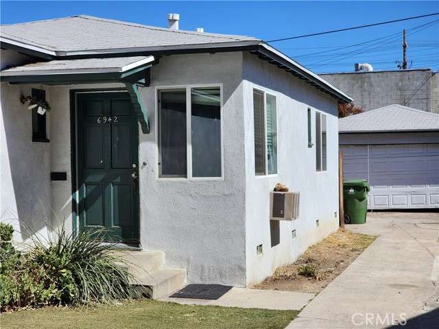 Detail Gallery Image 1 of 1 For 6942 Baird Ave, Reseda,  CA 91335 - – Beds | – Baths