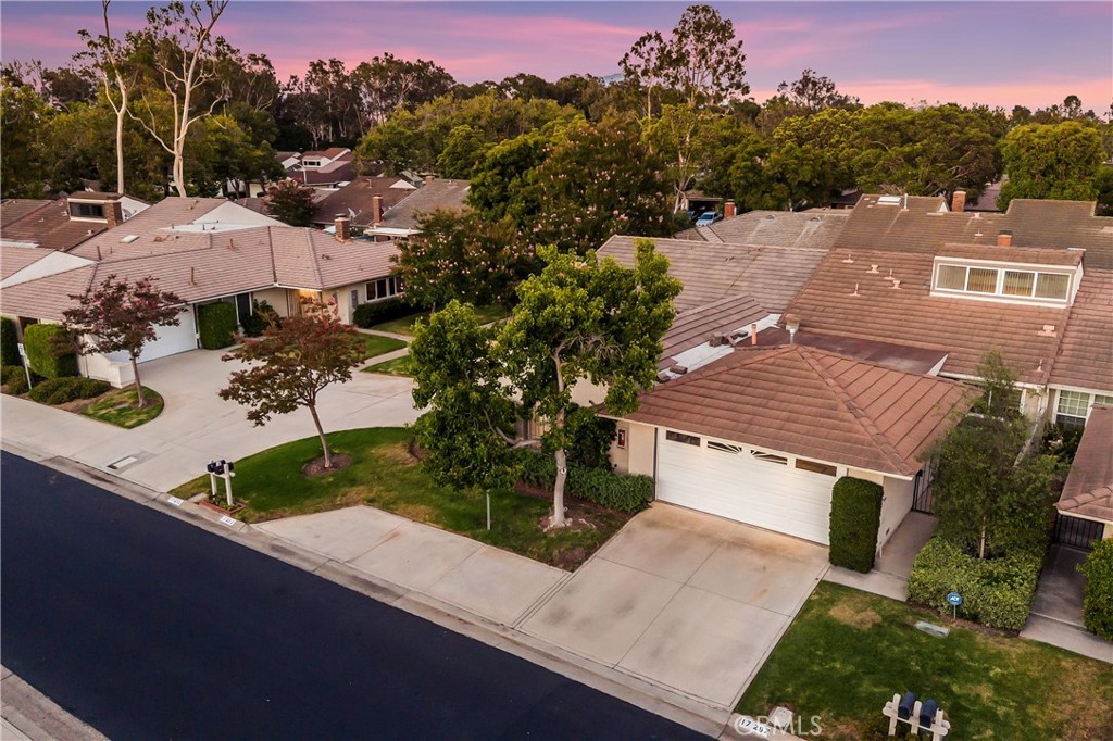 Fb92ac53 2f78 40b2 9966 F4cd3ea5eb63