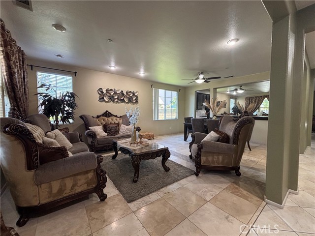 Detail Gallery Image 4 of 18 For 11571 Trailrun Ct, Riverside,  CA 92505 - 3 Beds | 3 Baths