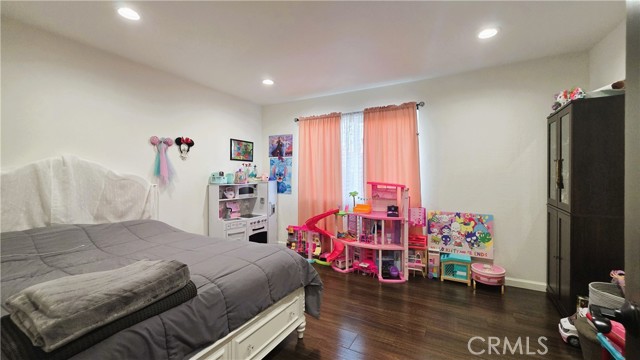 Detail Gallery Image 15 of 31 For 608 Hawthorne St #E,  Glendale,  CA 91204 - 4 Beds | 3/1 Baths