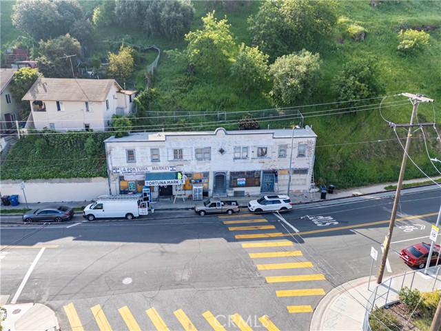 3374 Griffin Avenue, Los Angeles CA: https://media.crmls.org/medias/fb9429ed-1c80-47bd-a046-452ec416333c.jpg