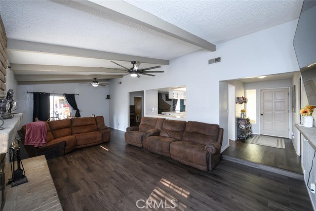 22630 Stagecoach Lane, Clovis CA: https://media.crmls.org/medias/fb947601-258e-4ed3-a514-df783e5960ea.jpg