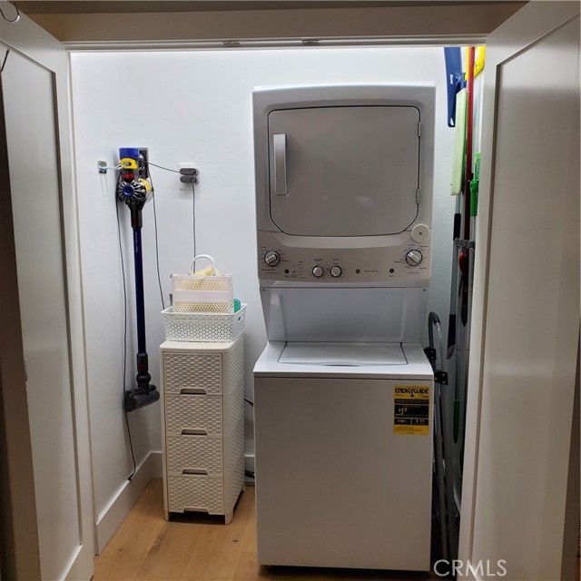 Detail Gallery Image 5 of 45 For 5201 Marina Pacifica S, Long Beach,  CA 90803 - 2 Beds | 2/1 Baths