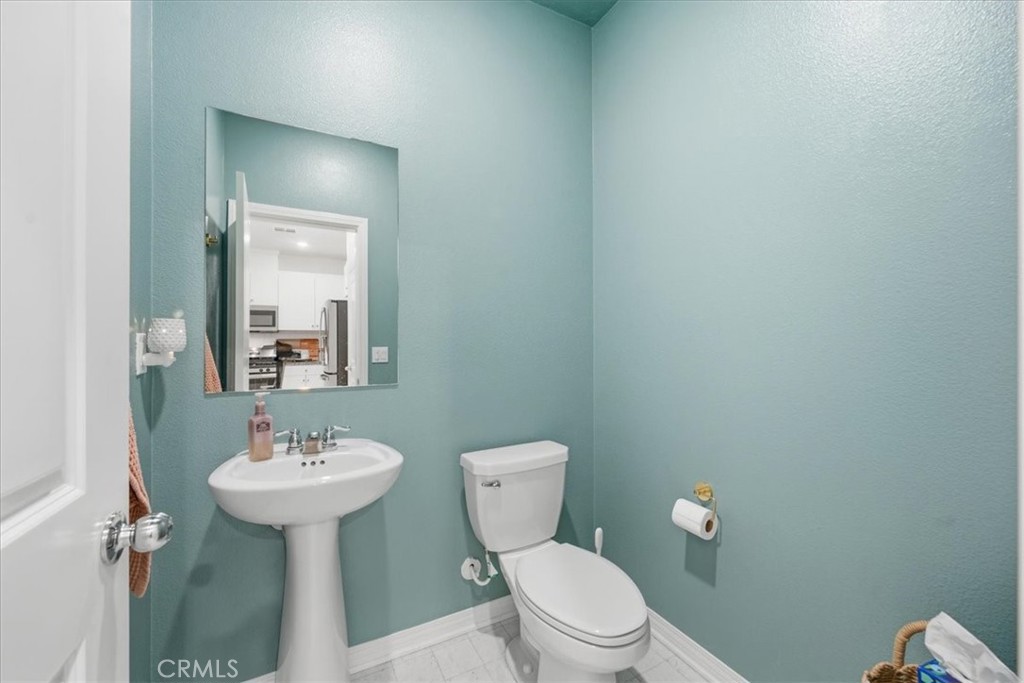 https://media.crmls.org/medias/fb96505d-4aae-4c78-a88b-84d67a1992cf.jpg?preset=X-Large