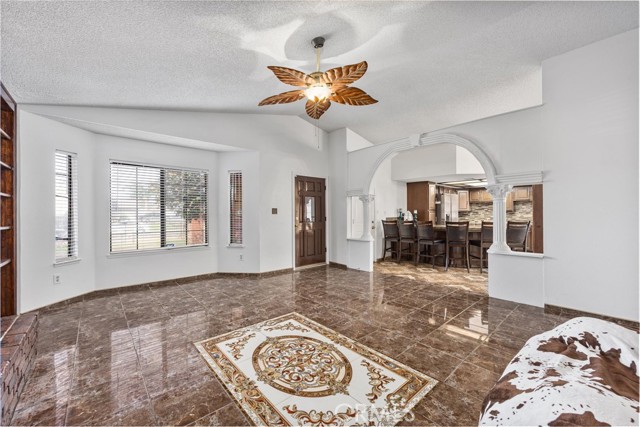 Detail Gallery Image 18 of 43 For 813 Orangewood, Bakersfield,  CA 93306 - 3 Beds | 2 Baths