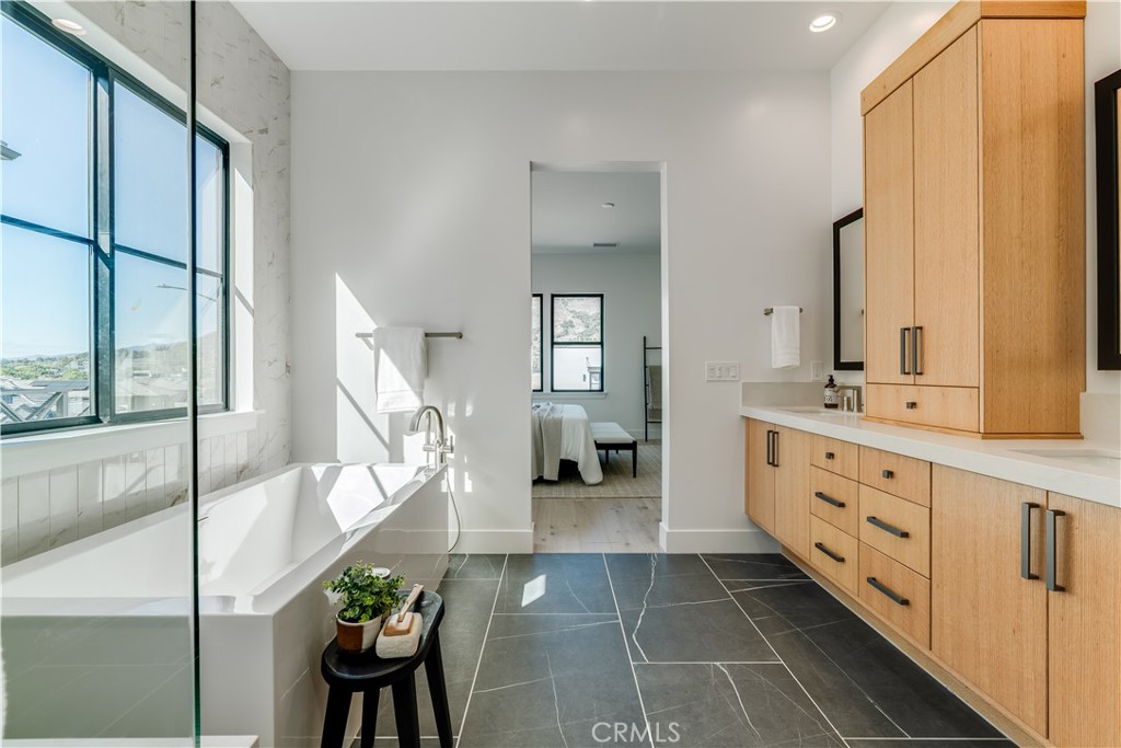 MLS #PI25058028 image #50