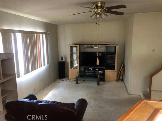 708 W 137th Street, Gardena CA: https://media.crmls.org/medias/fb98afff-eb72-4248-82d3-399c7f228057.jpg