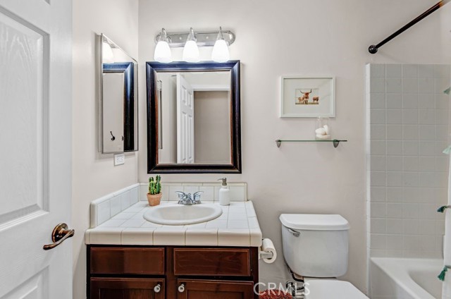 Detail Gallery Image 12 of 28 For 5614 Windward Bay Ct, Bakersfield,  CA 93312 - 3 Beds | 2 Baths