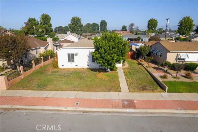 13623 Branford Street photo 8