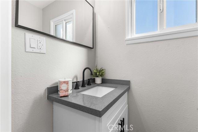 44008 Hoban Avenue, Lancaster CA: https://media.crmls.org/medias/fb9930fd-0df4-4a2b-a324-a63a7b2b529b.jpg