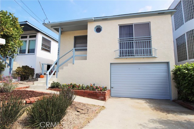 1942 SPRINGFIELD AVENUE, Hermosa Beach, California 90254, 2 Bedrooms Bedrooms, ,1 BathroomBathrooms,Residential,Sold,SPRINGFIELD AVENUE,SB19237640