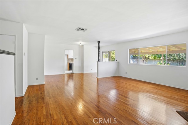 Detail Gallery Image 13 of 38 For 13421 Barbara Ann St, North Hollywood,  CA 91605 - 3 Beds | 2 Baths