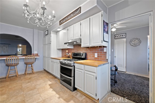 Detail Gallery Image 12 of 49 For 3010 Elmwood Ave, Bakersfield,  CA 93305 - 4 Beds | 2 Baths