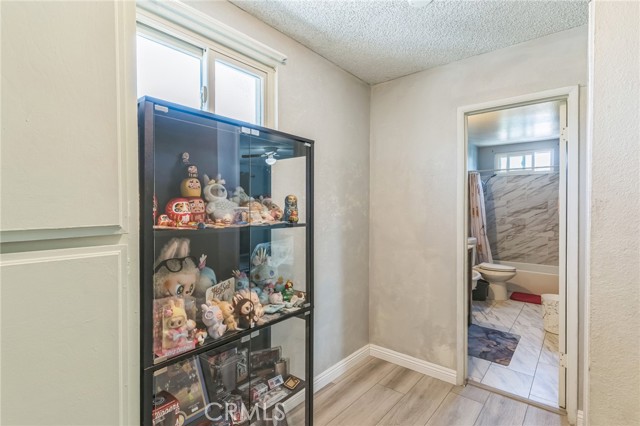 418 N Berlyn Avenue, Ontario CA: https://media.crmls.org/medias/fb9b99c6-98a5-409a-a82e-60b466c5e1f4.jpg