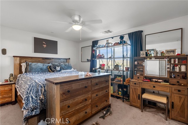 Detail Gallery Image 14 of 25 For 26142 Gravett Pl, Saugus,  CA 91350 - 4 Beds | 3 Baths