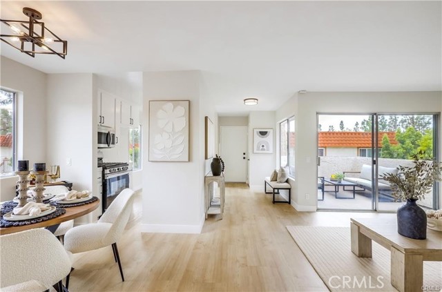 Detail Gallery Image 6 of 18 For 22701 via Castilla, Lake Forest,  CA 92630 - 2 Beds | 1 Baths