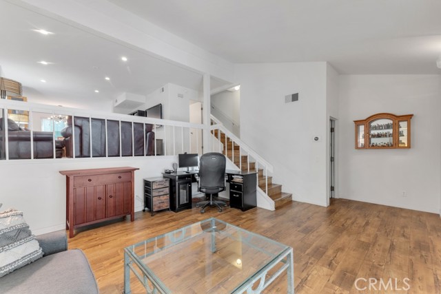 Detail Gallery Image 6 of 36 For 6226 Nita Ave, Woodland Hills,  CA 91367 - 2 Beds | 2/1 Baths