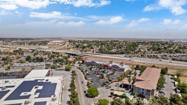 39438 Trade Center Drive, Palmdale CA: https://media.crmls.org/medias/fb9cdde6-3f6a-4627-ba3a-45bebf6889cd.jpg