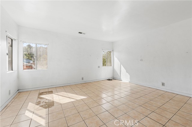 2750 Ballard Street, Los Angeles CA: https://media.crmls.org/medias/fb9d123f-cefc-49ec-b292-5d583ee5db04.jpg
